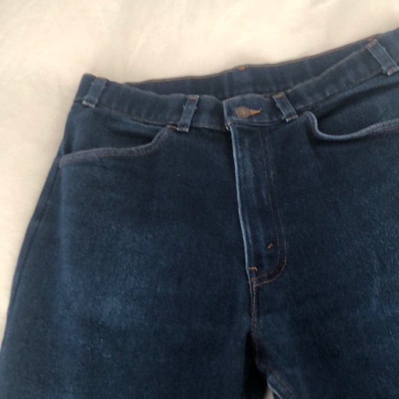 Fun vintage style stretchy Levi’s - Picture 3 of 6